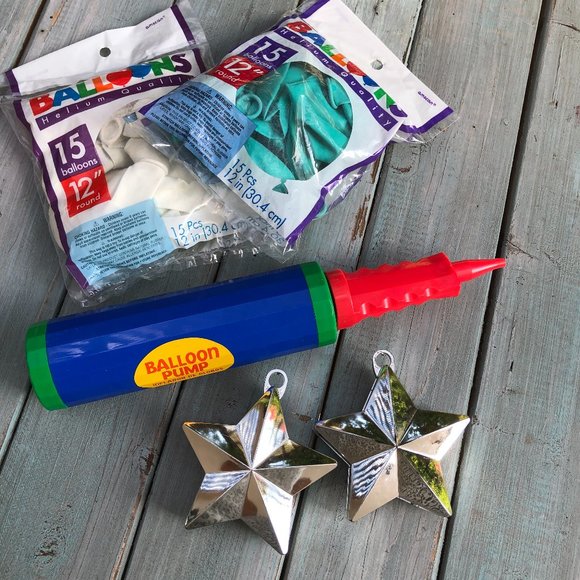 Hand Held Balloon Air Pump Bundle with Weights & Balloons - Picture 1 of 8